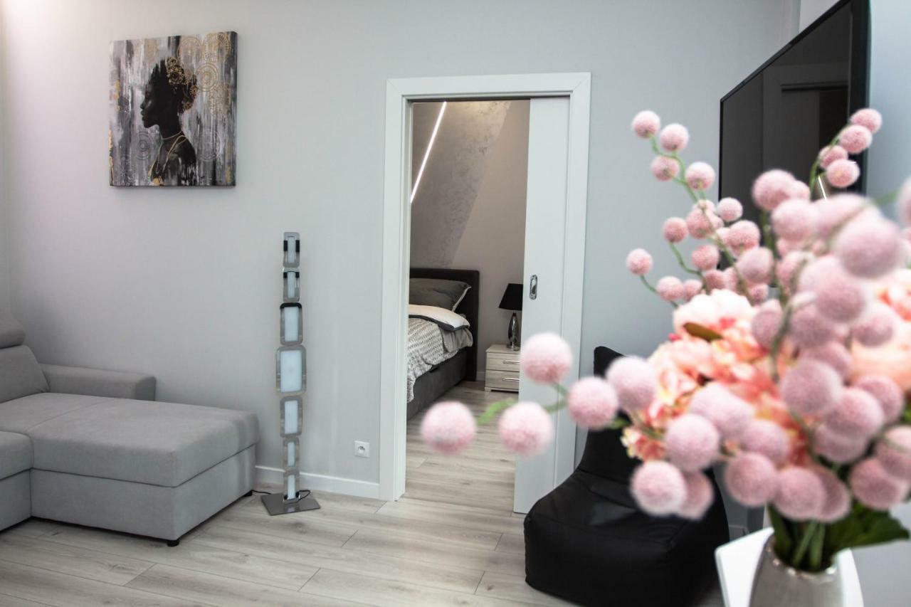Novel Apartment Варшава Екстериор снимка