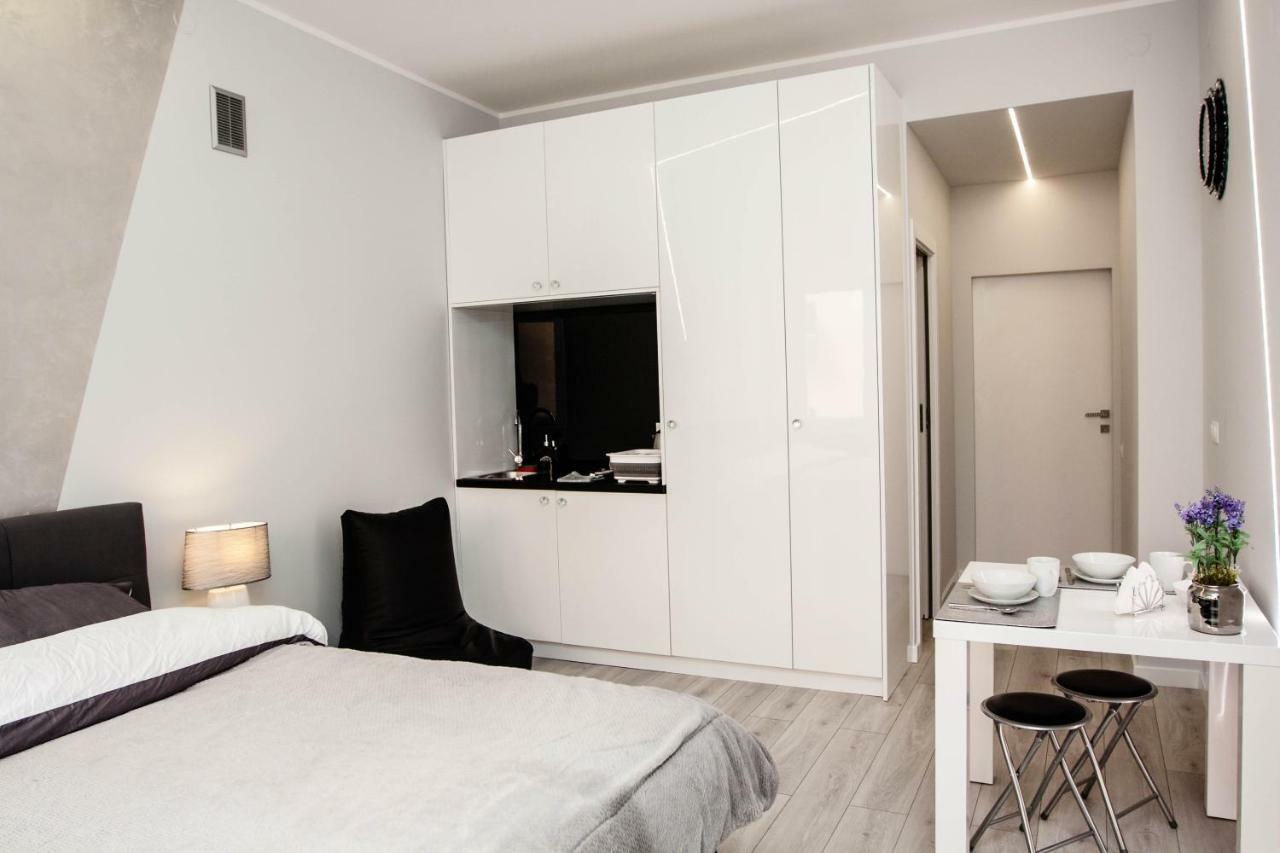 Novel Apartment Варшава Екстериор снимка