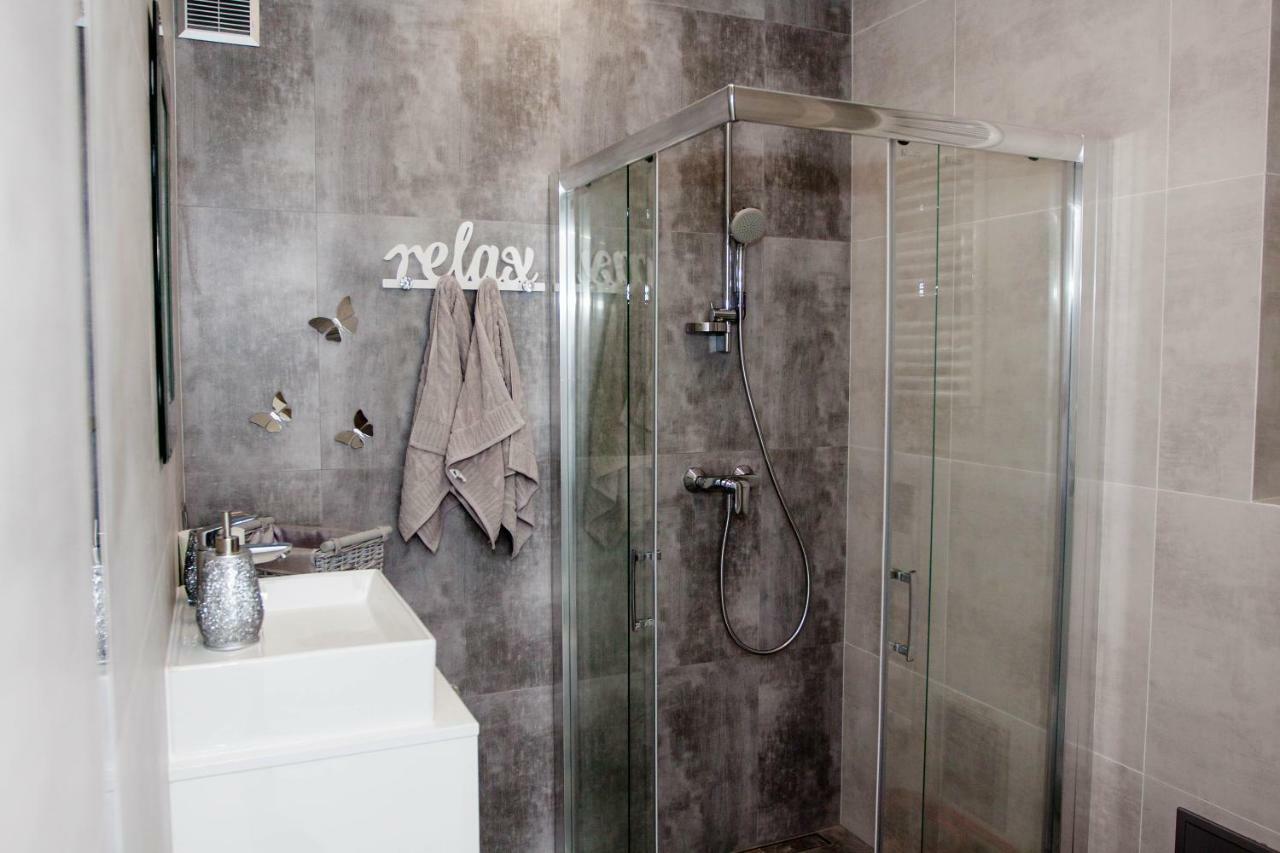 Novel Apartment Варшава Екстериор снимка