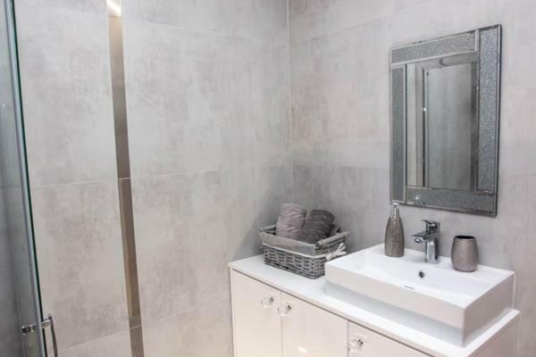 Novel Apartment Варшава Екстериор снимка